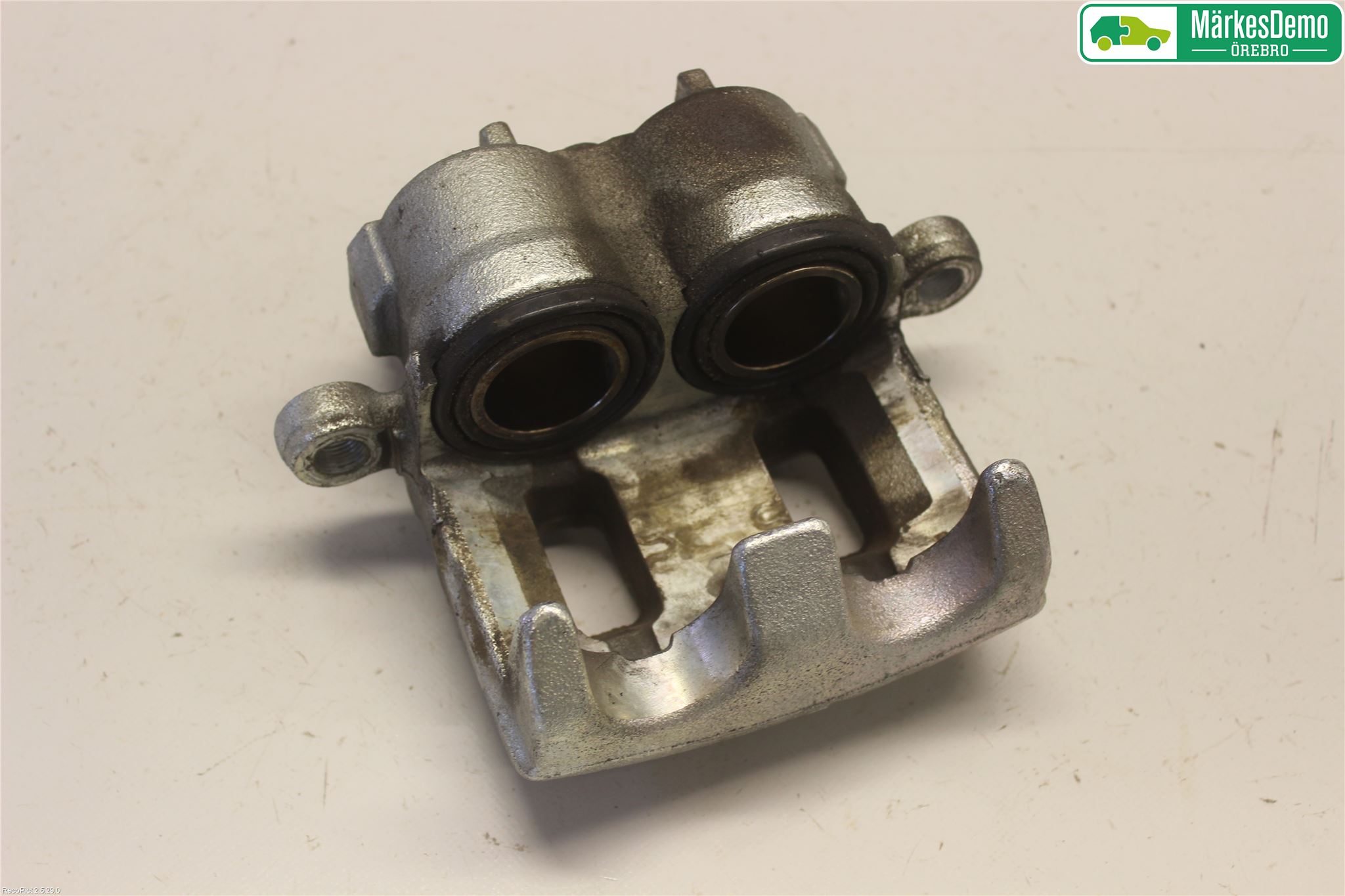 Mitsubishi ECLIPS CROSS Bromsok Fram Vänster