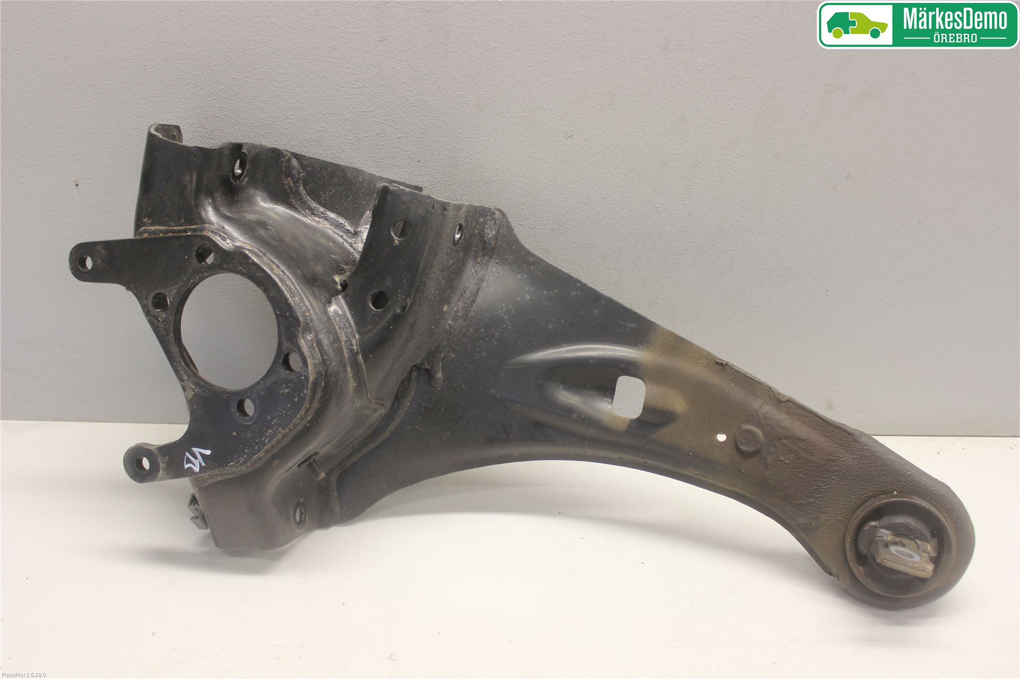 Mitsubishi ECLIPS CROSS Hjullagerhus-Spindel Vä B