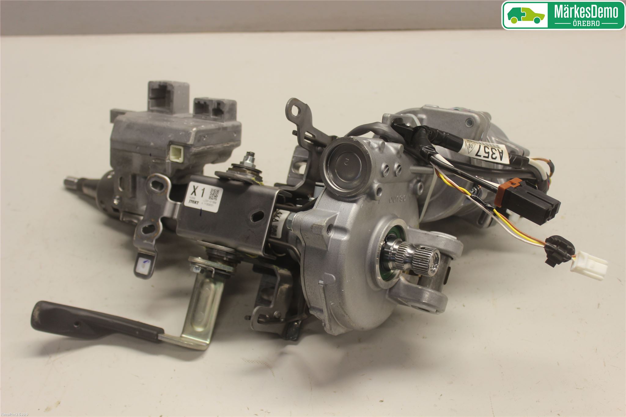 Mitsubishi ECLIPS CROSS Rattaxelagg Med Inb Servo