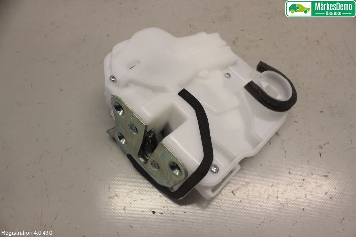 Mitsubishi ECLIPS CROSS Låskista-Dörrlås