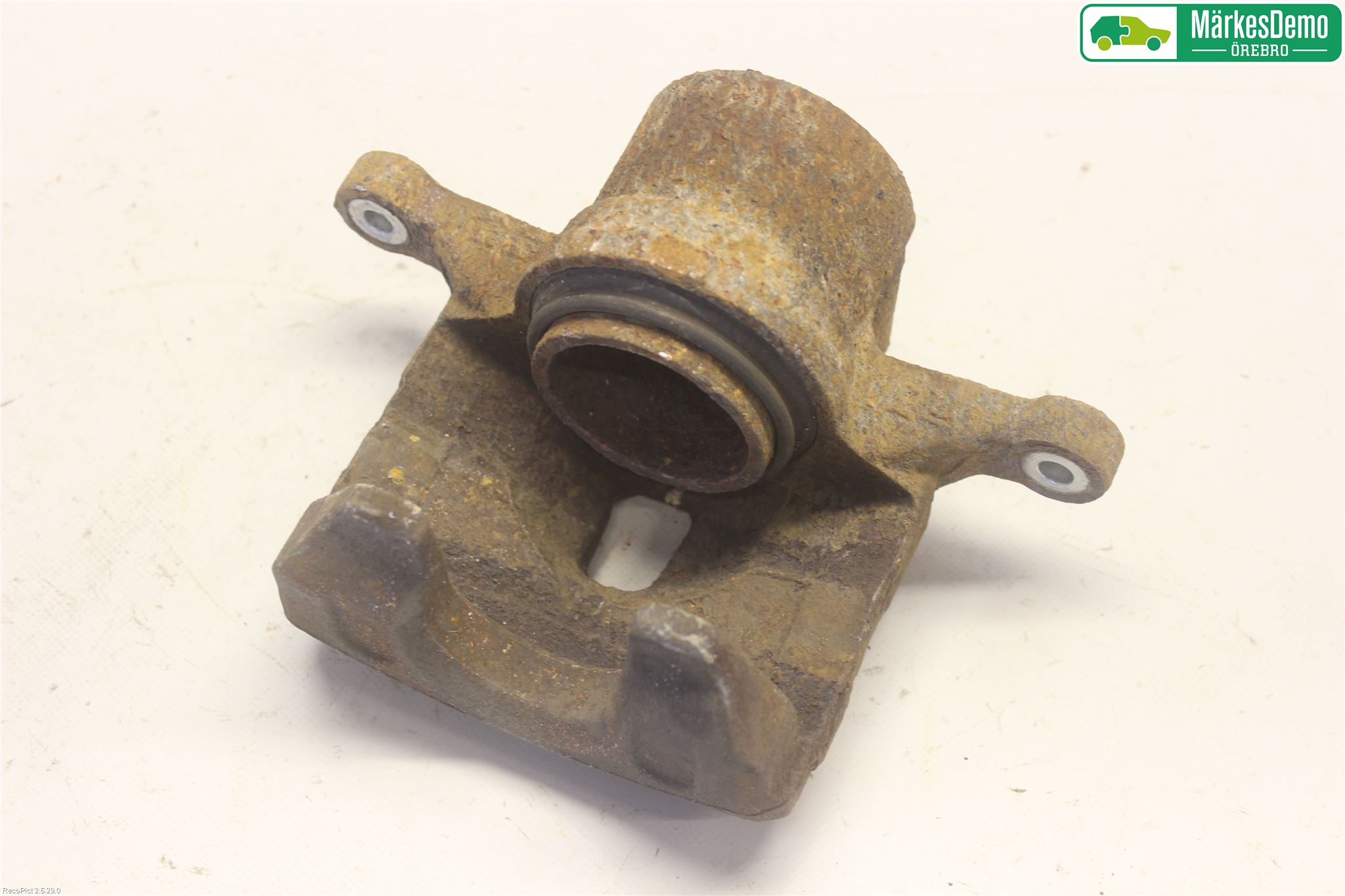 Kia CEED 12-18 Bromsok Fram Höger