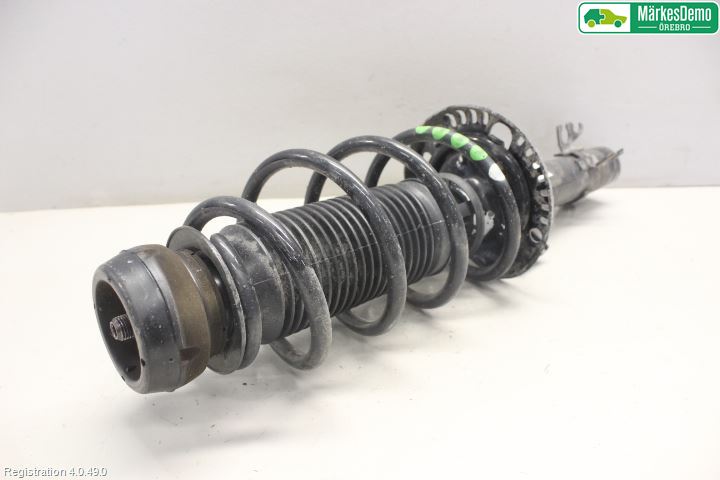 Volkswagen VW POLO 10-17 Fjäderben Fram Höger