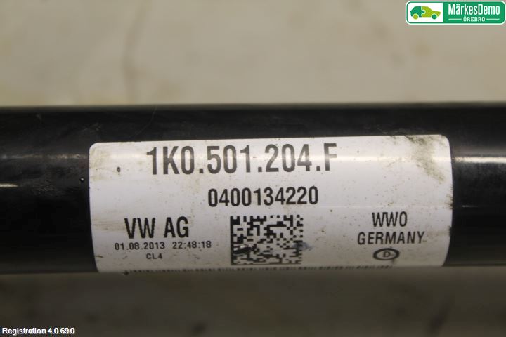 Volkswagen VW PASSAT 11-14 Drivaxel Bak Höger