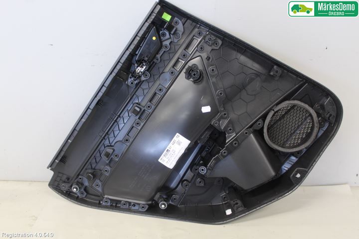 Volkswagen VW POLO VI 18->> Dörrklädsel Hö