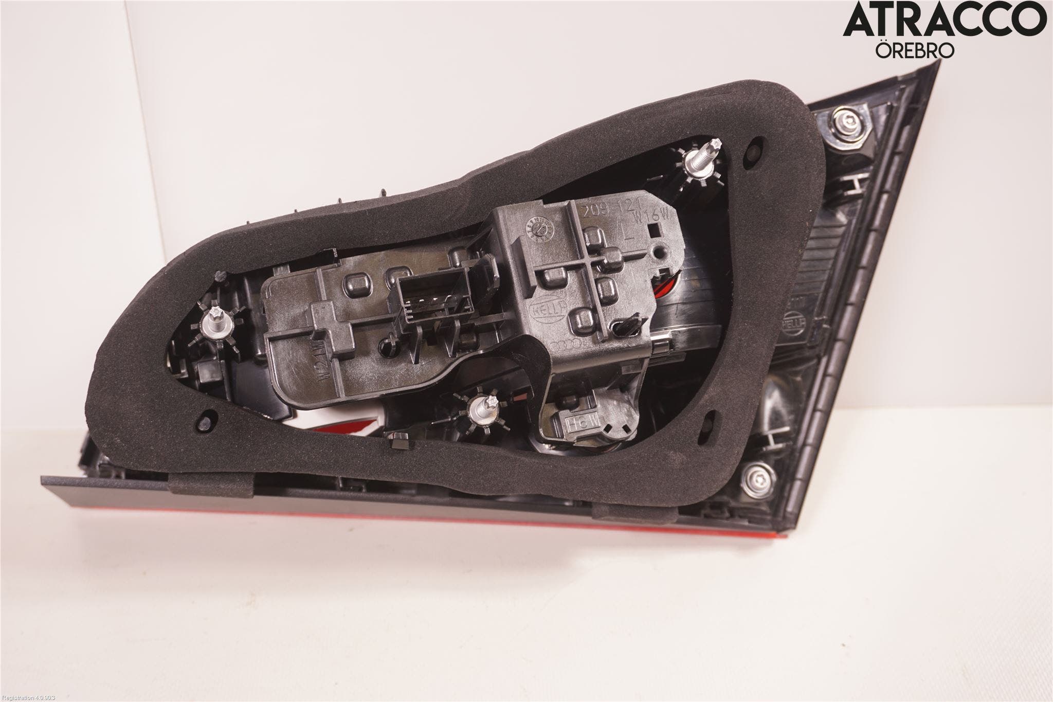 Audi A3/S3 8V 13-20 Bakljus Lucka Vä