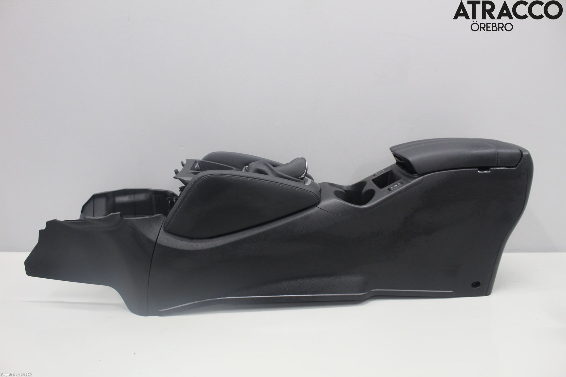 Nissan QASHQAI 17-21 Instrumentkonsoll Golv