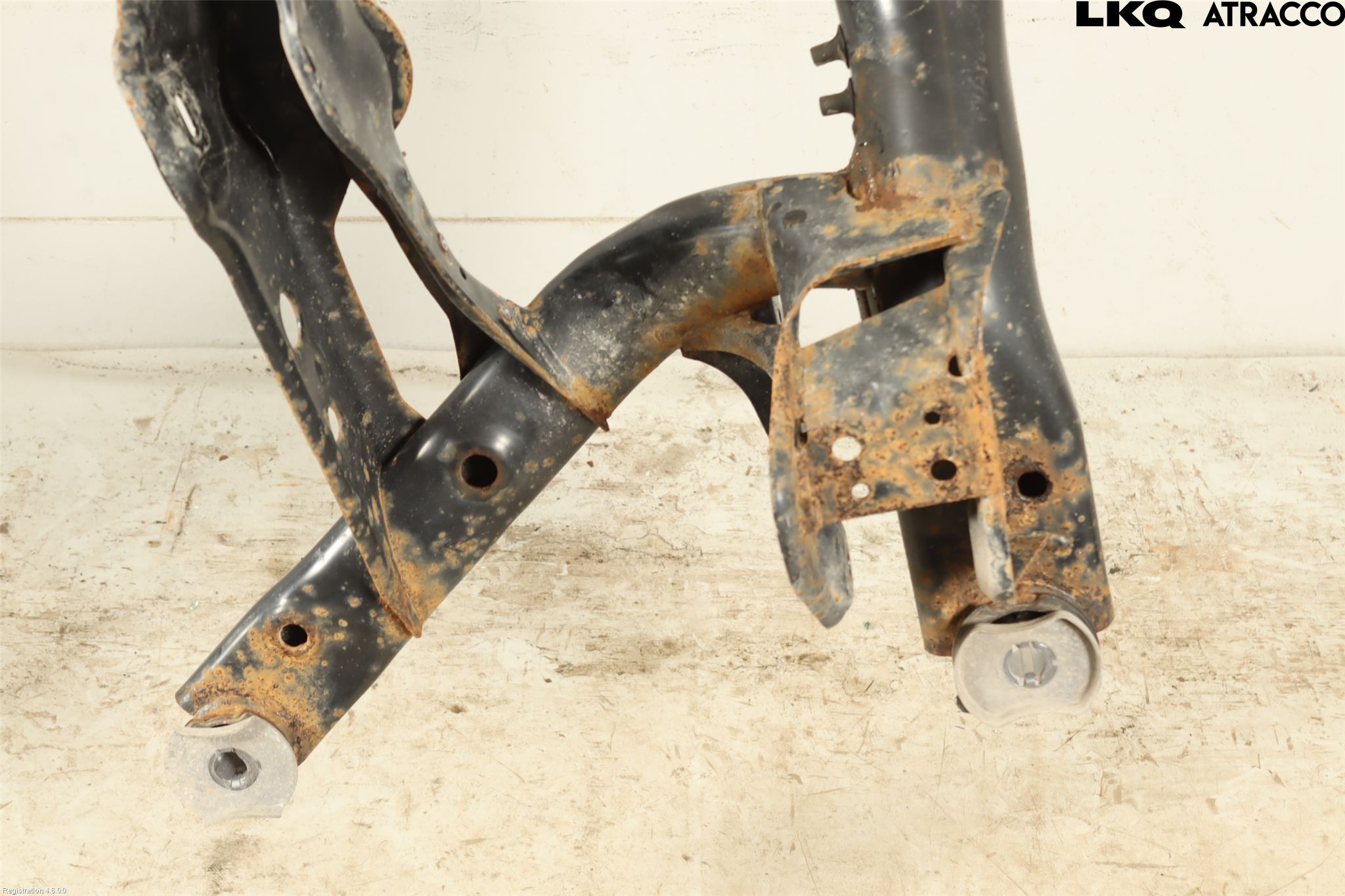 Skoda KODIAQ 17-24 Bakaxelbalk