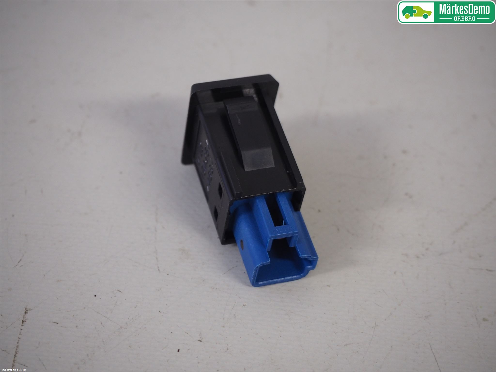 Mitsubishi OUTLANDER 13-21 Strömställare Baklucka