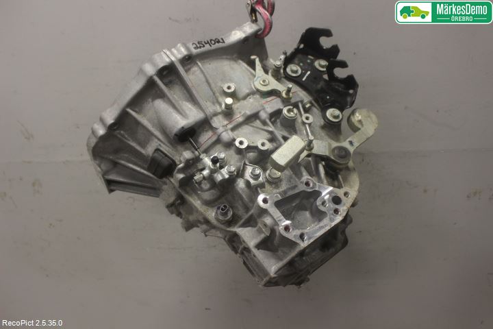 Toyota AURIS 13-19 Växellåda Man 6 Vxl
