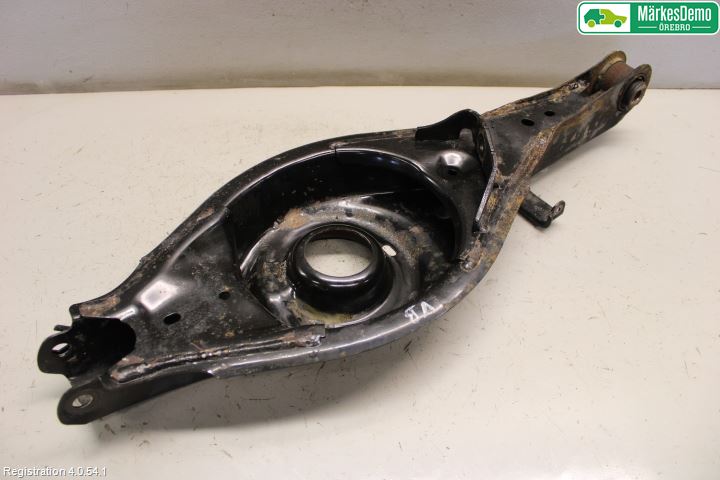 Mazda 3 III 14-19 Bärarm Bak Vänster
