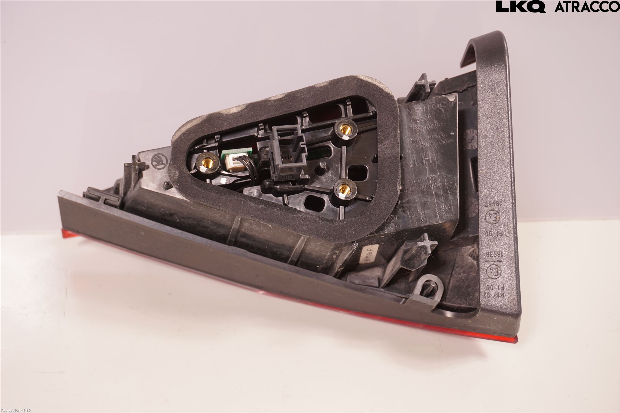 Skoda SUPERB 16-24 Bakljus Lucka Vä