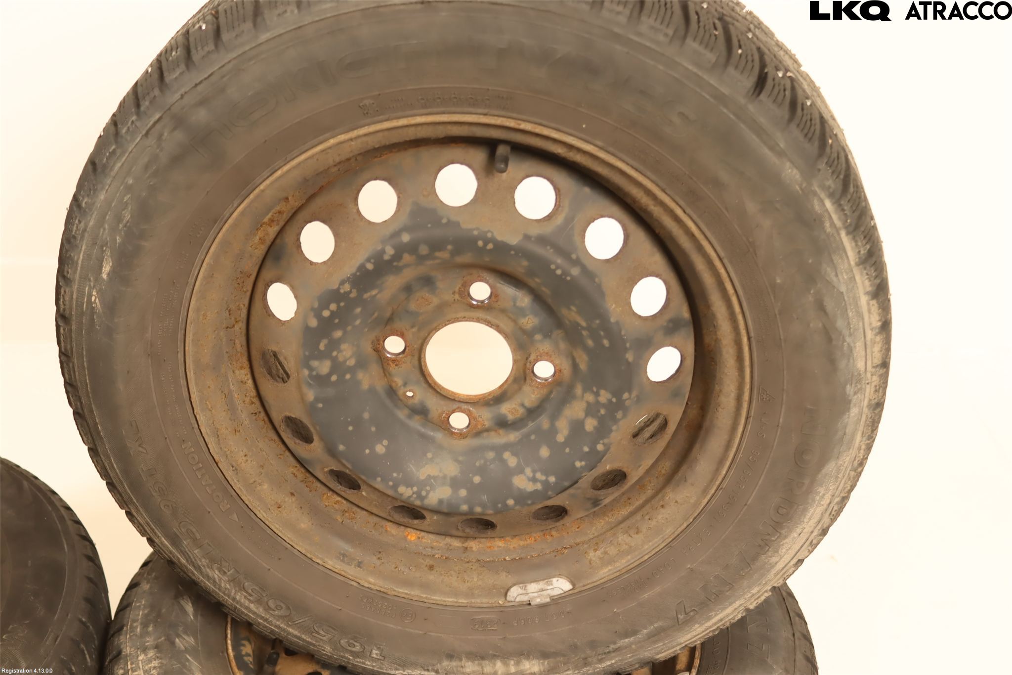 Nissan ALMERA    00-06 Vinterdäck Plåtfälg 4St