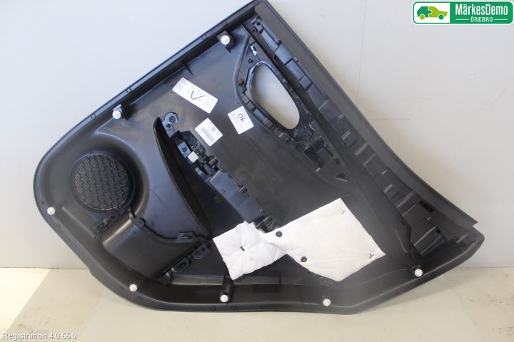 Nissan QASHQAI 14-17 Dörrklädsel Vä