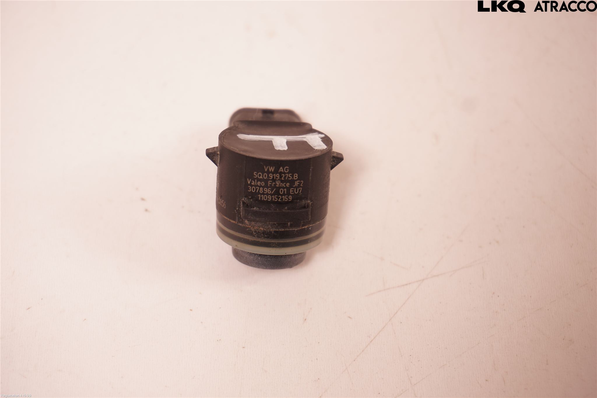 Skoda SUPERB 16-24 Parkeringshjälp Frontsensor