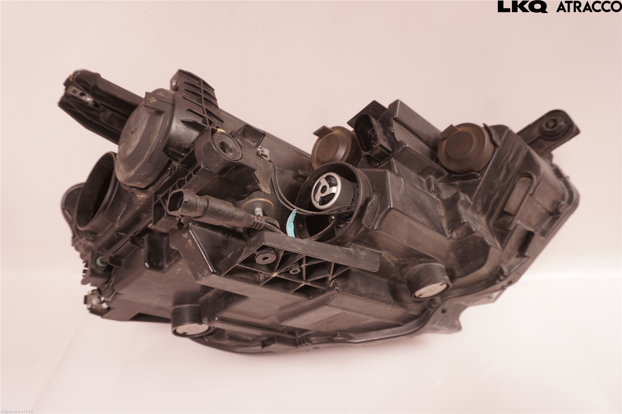 Volkswagen VW PASSAT 15-19 Strålkastare Vänster