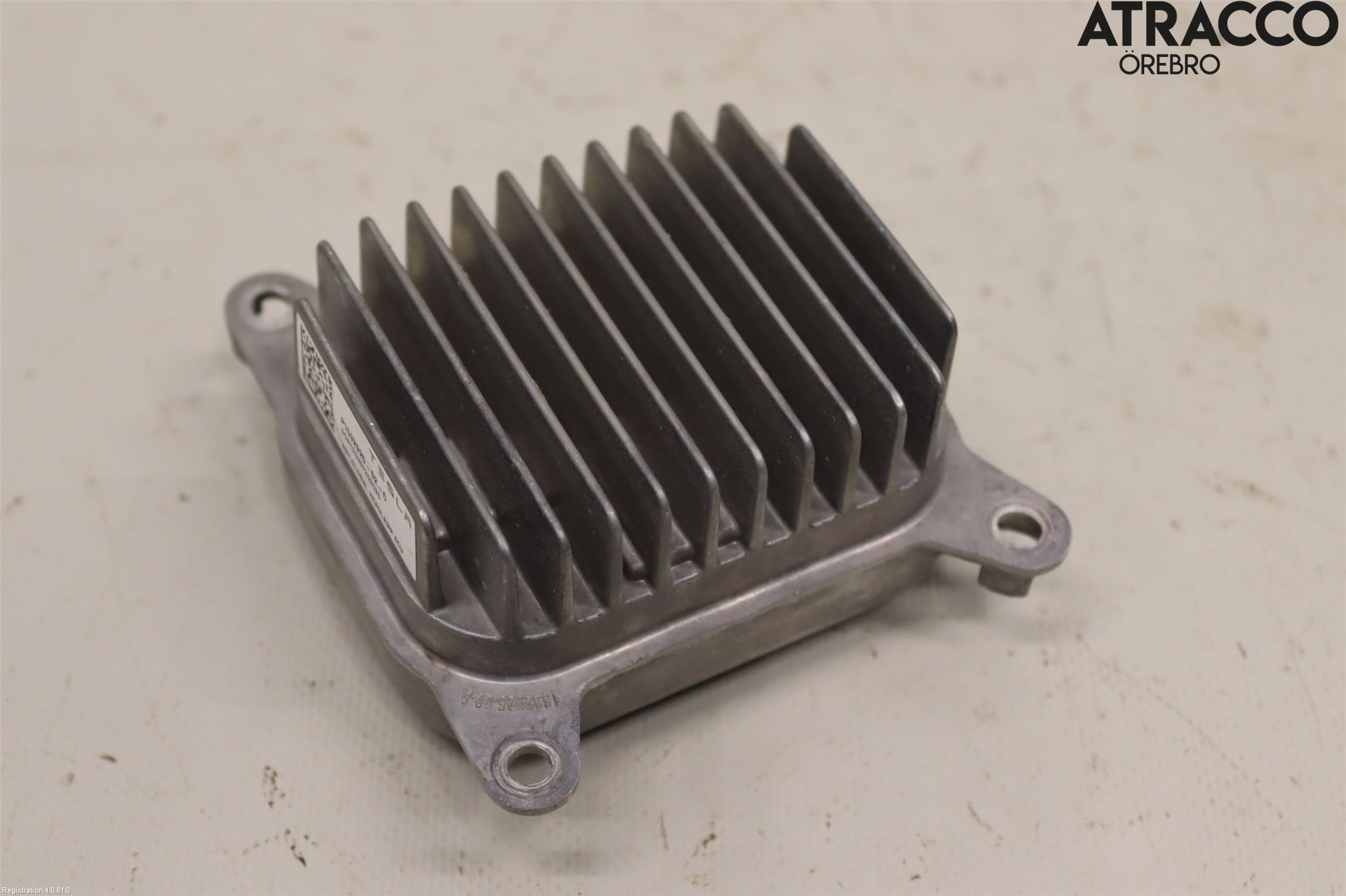 Tesla MODEL 3 17- Styrenhet Strålkastare