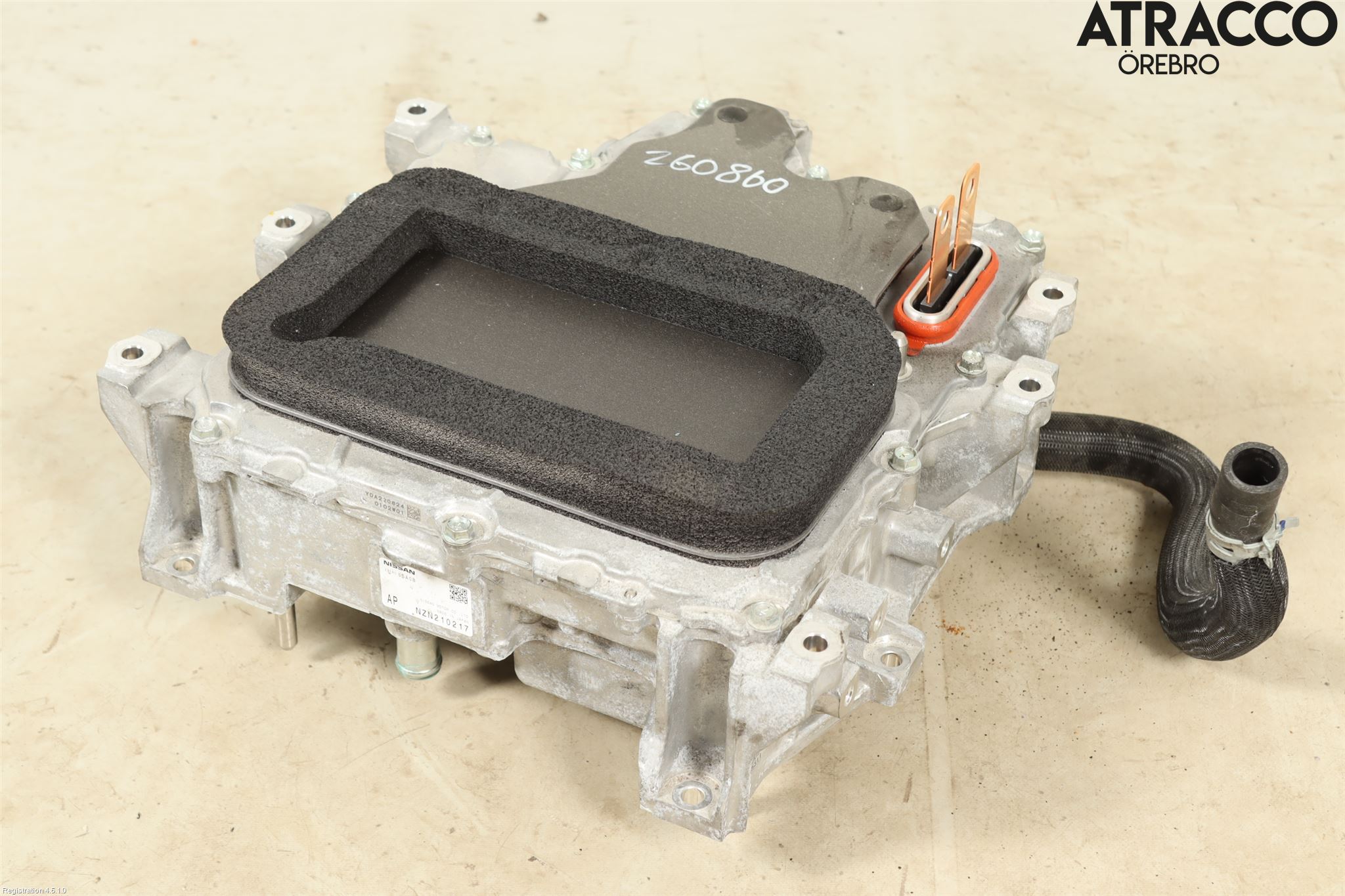 Nissan LEAF 18- Inverter 12 -> 220 V