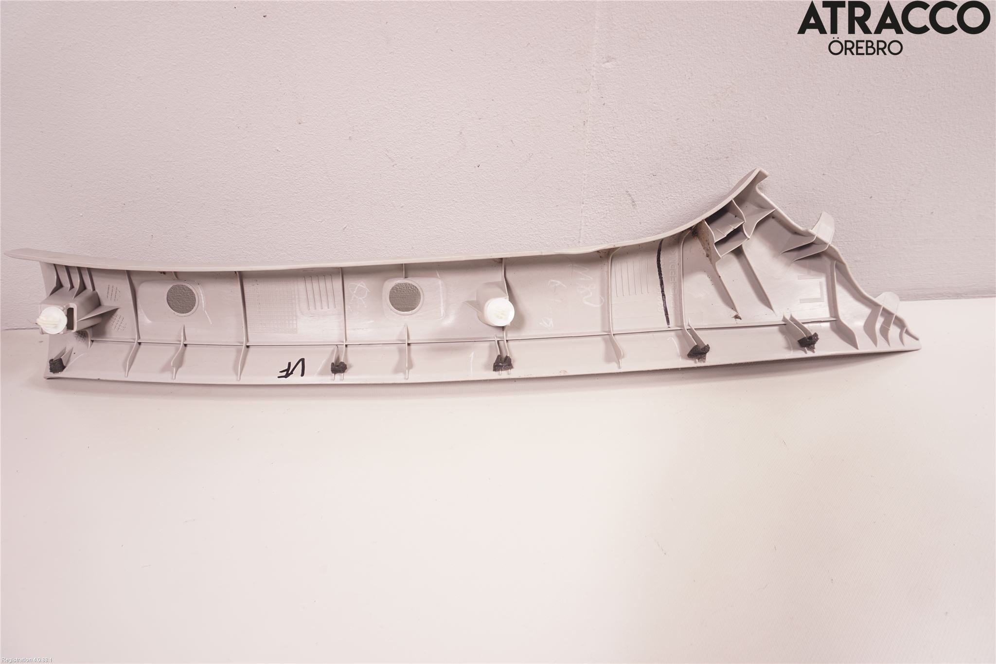 Toyota HILUX 16- Inr Plastd A-B-C Stolpe