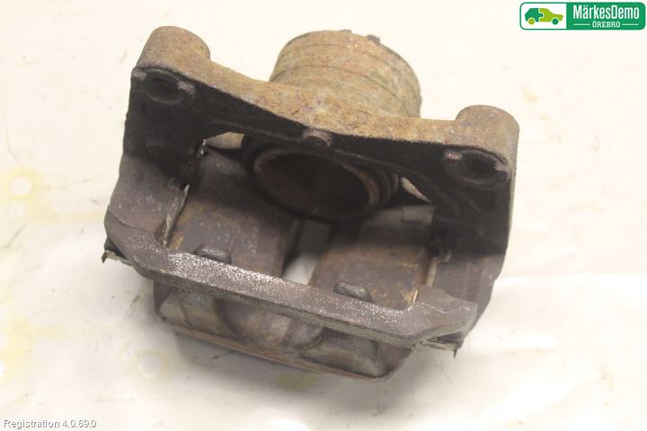 Infiniti FX35/FX45 Bromsok Fram Höger