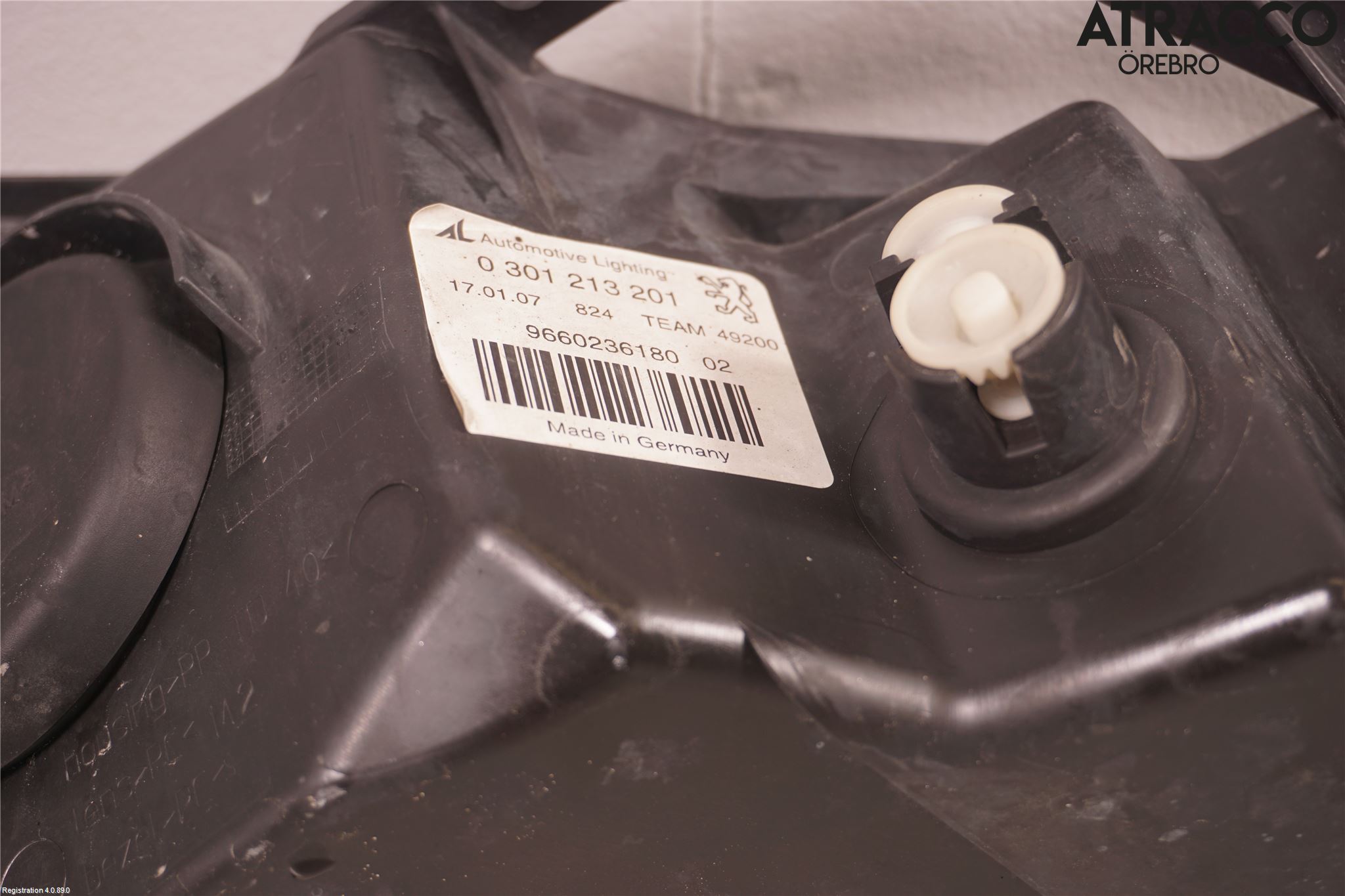 Peugeot 407 Strålkastare Vänster