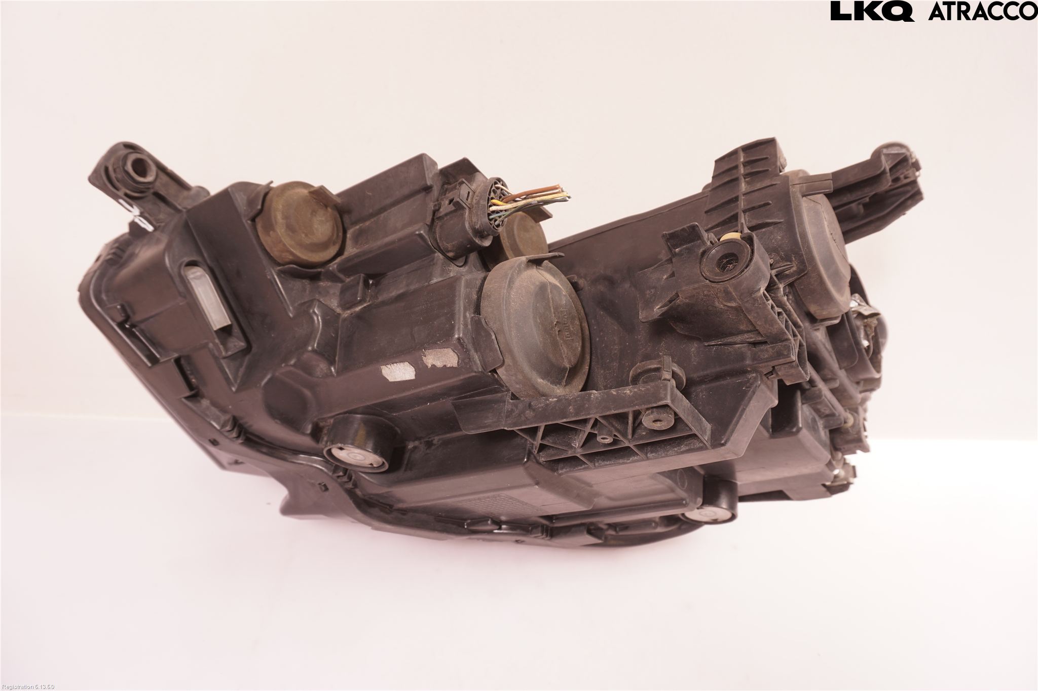 Volkswagen VW PASSAT 15-19 Strålkastare Höger