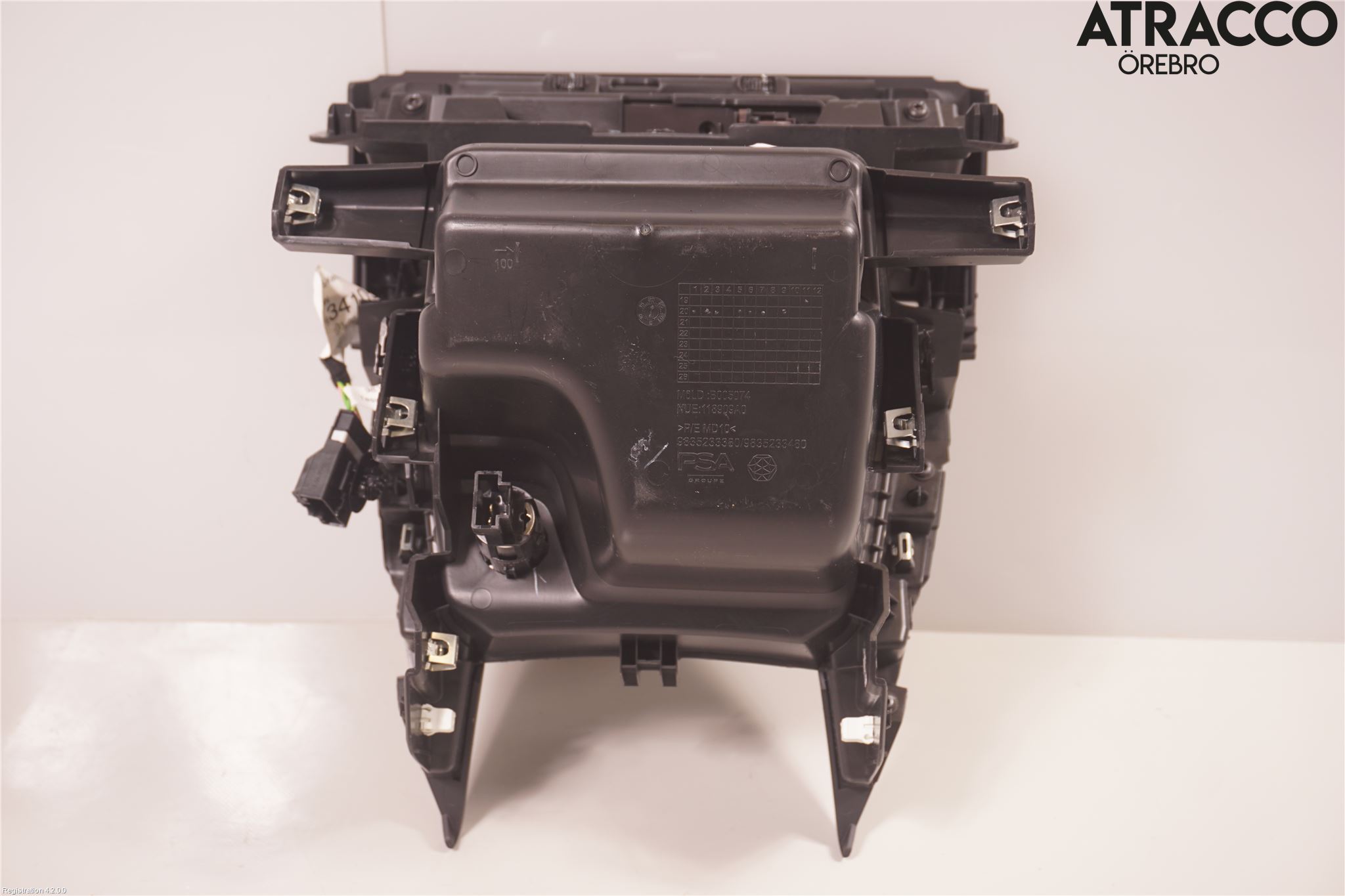 Citroen C4/E-C4 C4X/E-C4X III 21- Instrumentkonsoll Golv