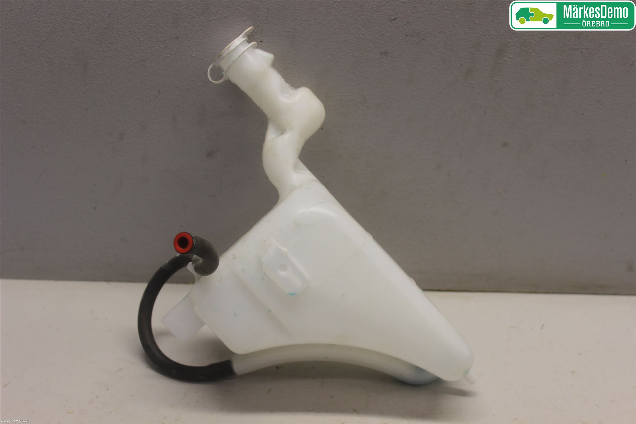 Mitsubishi OUTLANDER 13-21 Expansionstank