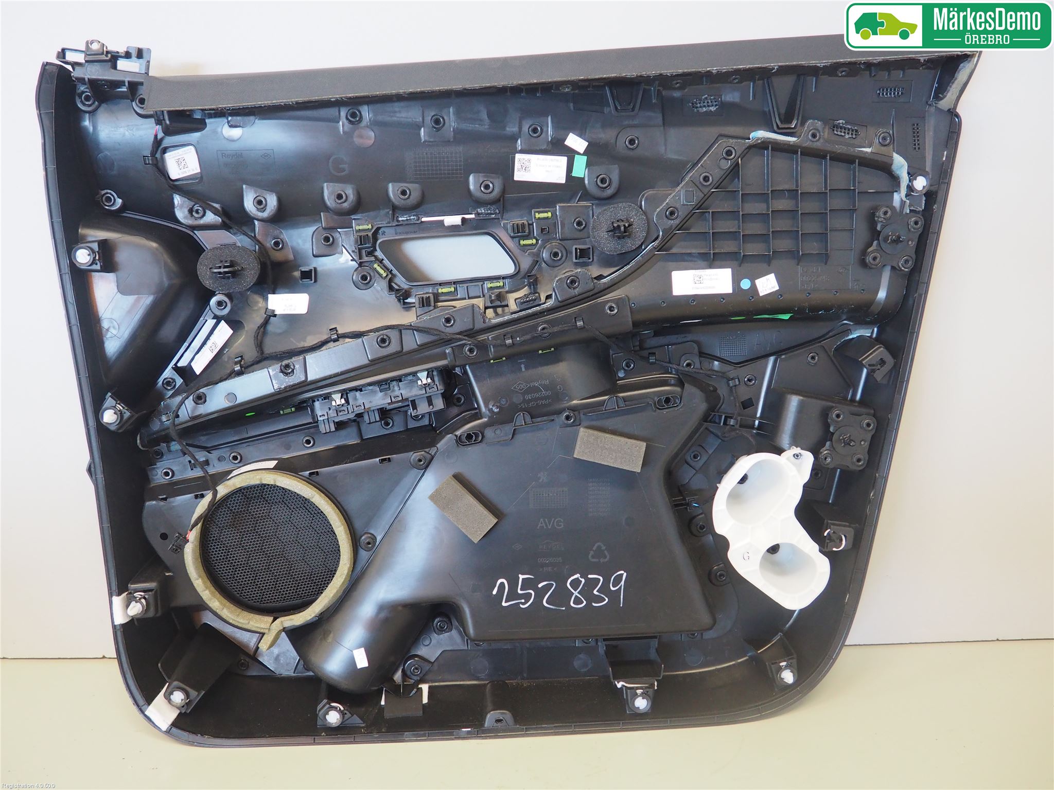 Peugeot 3008 17-24 Dörrklädsel Vä