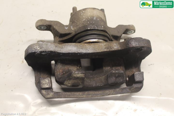 Mitsubishi L200 16-23 Bromsok Fram Höger