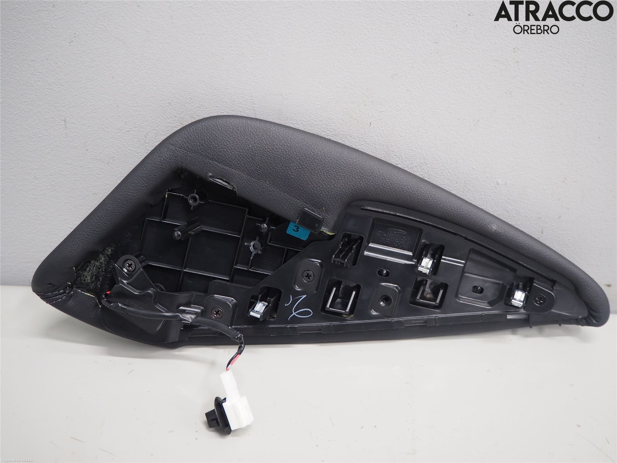 Nissan QASHQAI 17-21 Instrumentkonsoll Golv