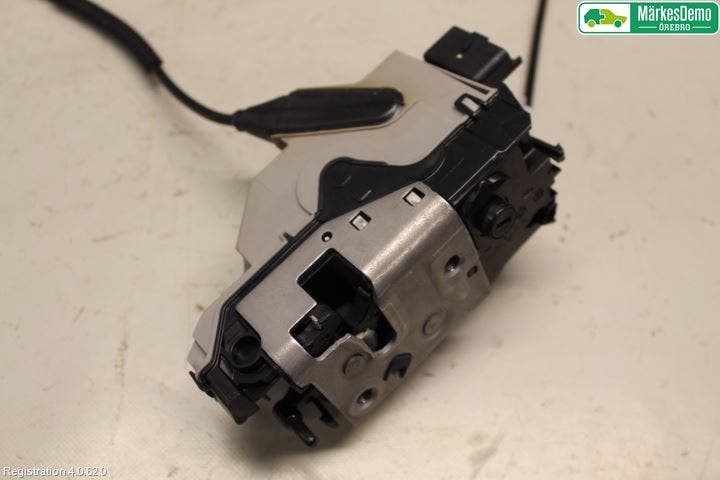 Peugeot 2008 13-20 Låskista-Dörrlås