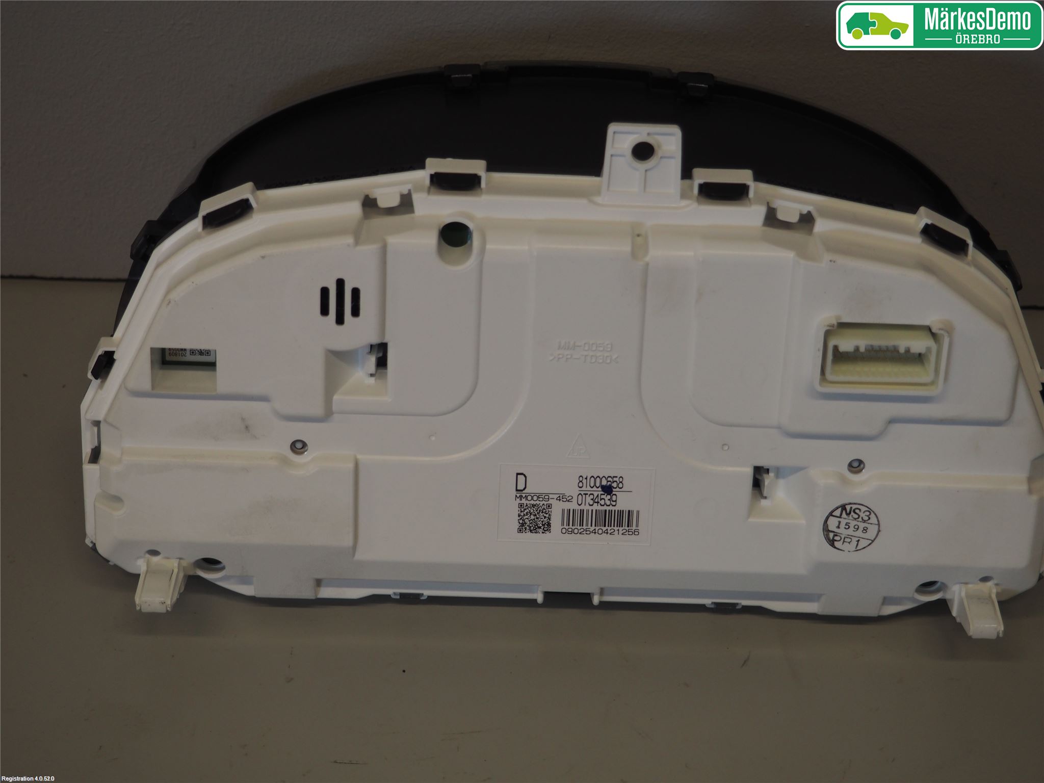 Mitsubishi OUTLANDER 13-21 Instrument Komb