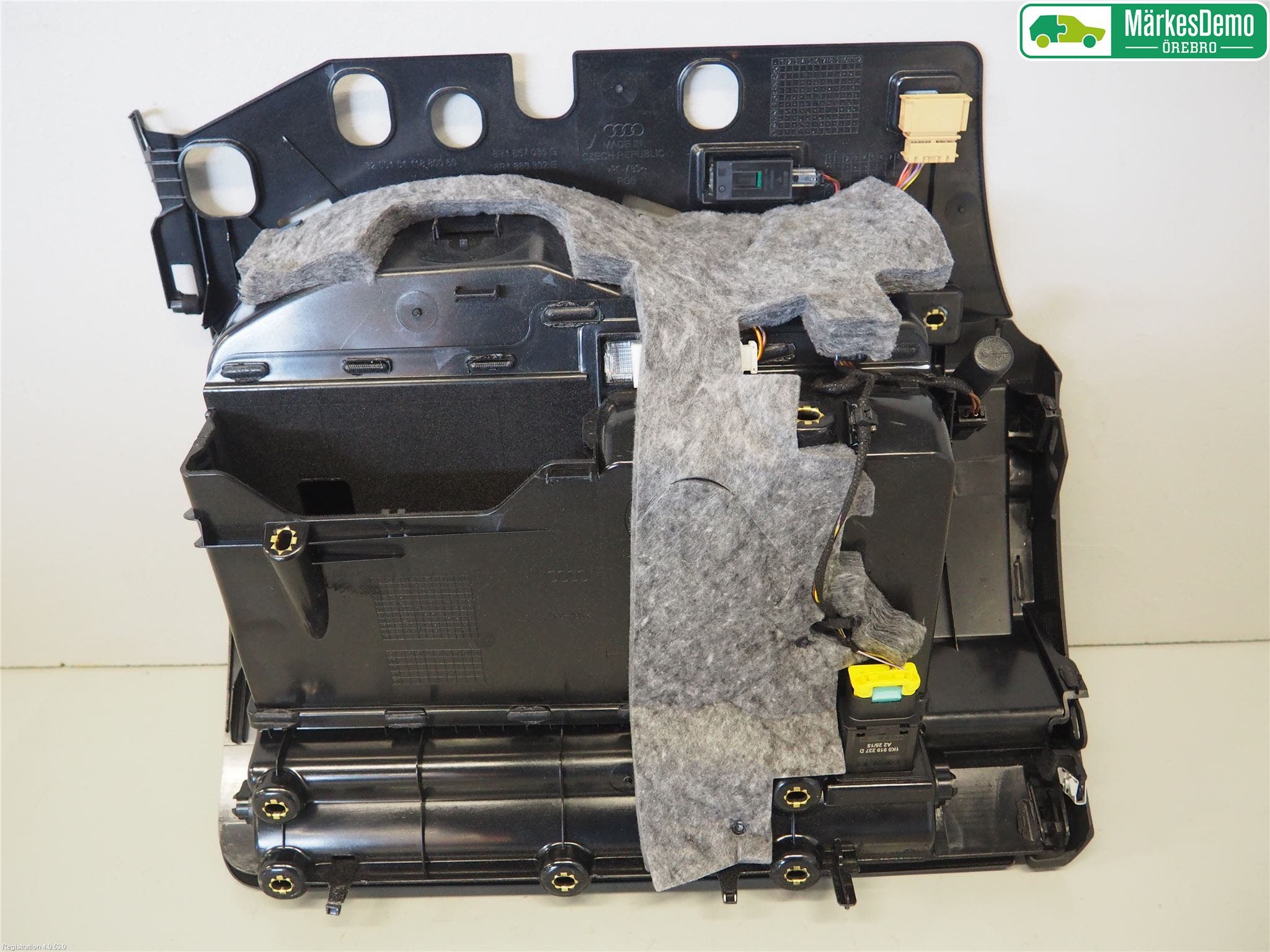 Audi Q5 09-16 Handskfack