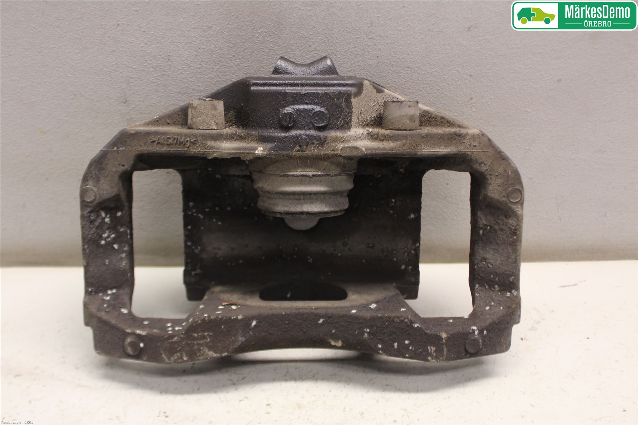 BMW 5 F10/F11/F18 09-17 Bromsok Fram Höger