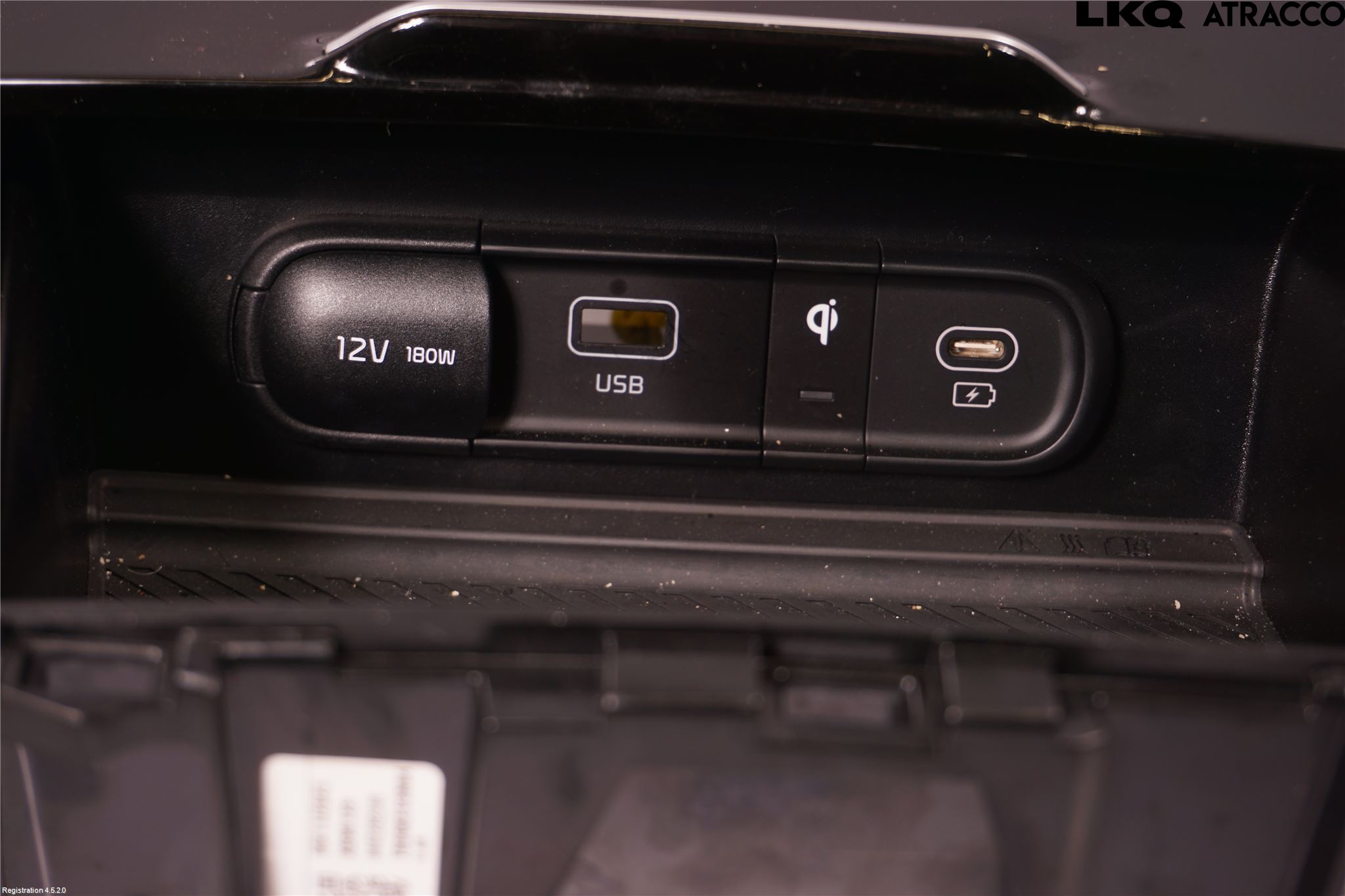 Kia SPORTAGE (NQ5) 22- Instrumentbräda Förvaringsfack