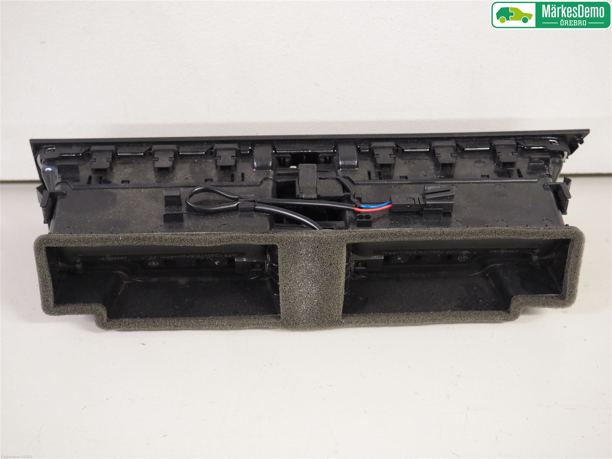 Audi A4/S4 08-11 Defrosterkanal-Munstycke