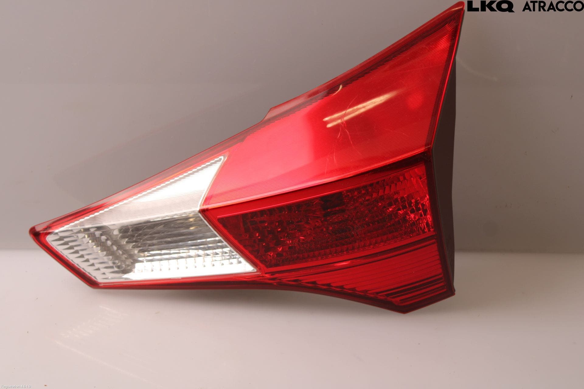 Toyota RAV4 13-18 Bakljus Lucka Hö