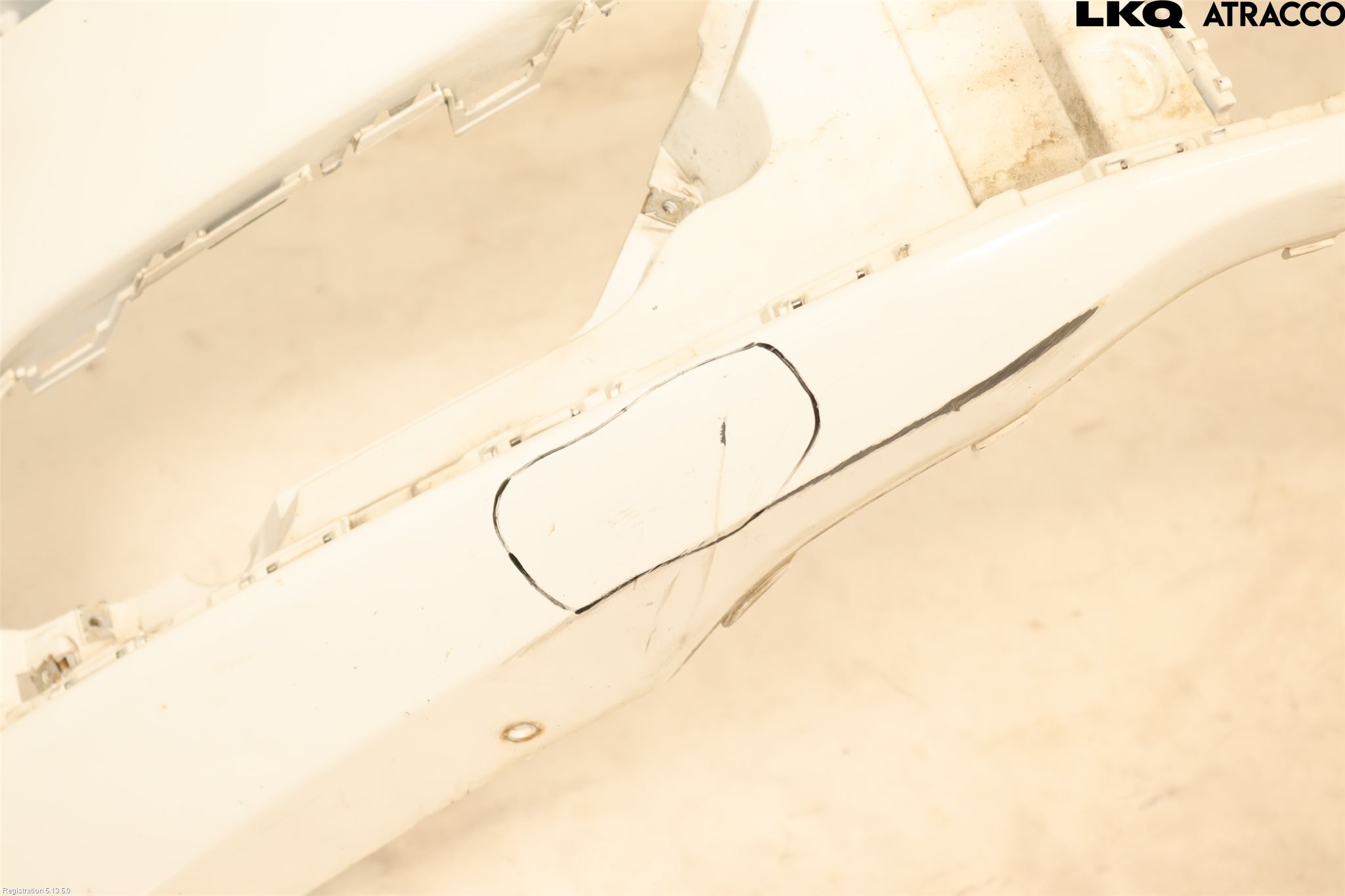 Volkswagen VW PASSAT 11-14 Stötfångarbeklädnad Fram