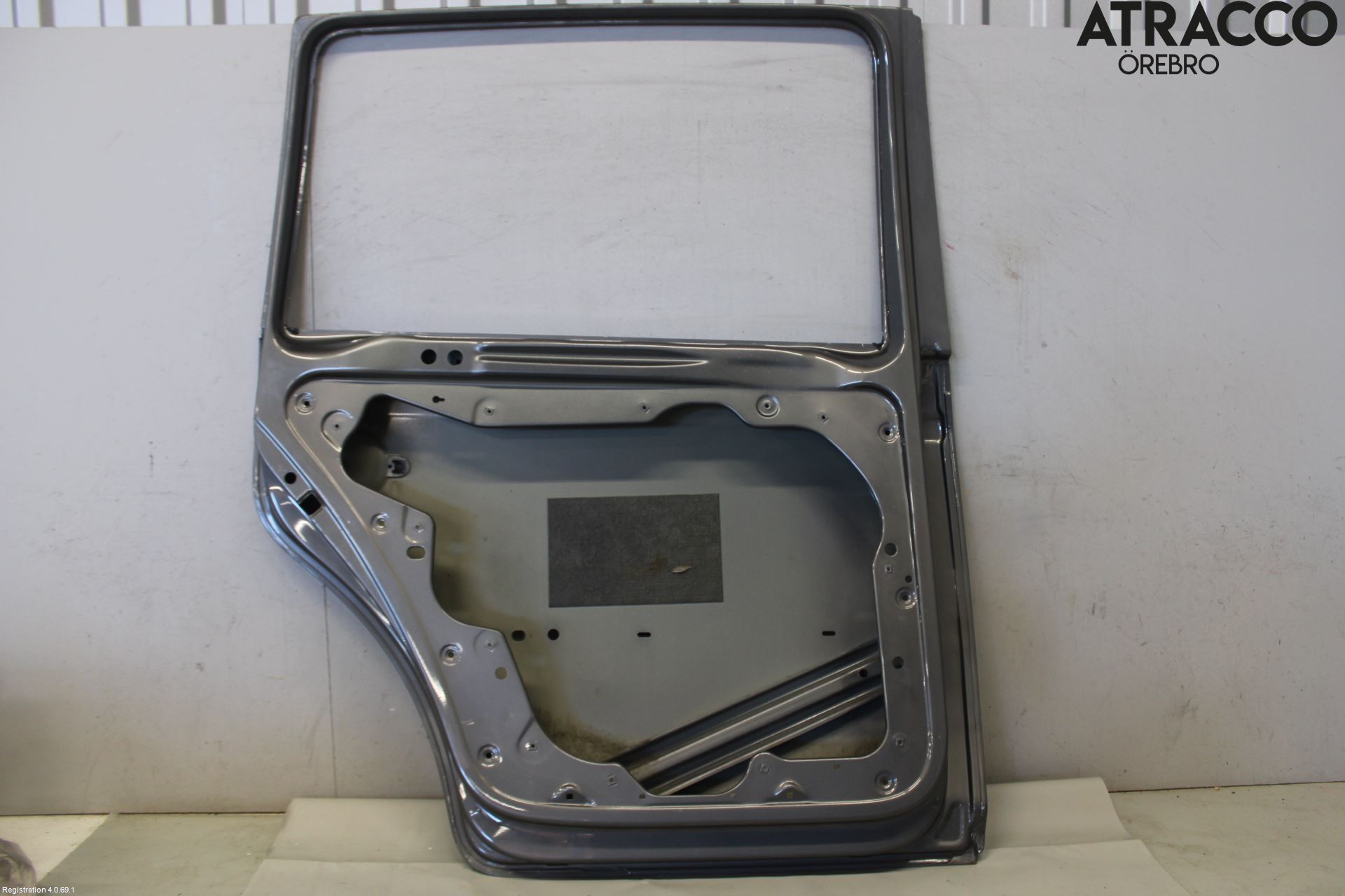 Volkswagen VW TOURAN 03-10 Dörr Bak Vänster