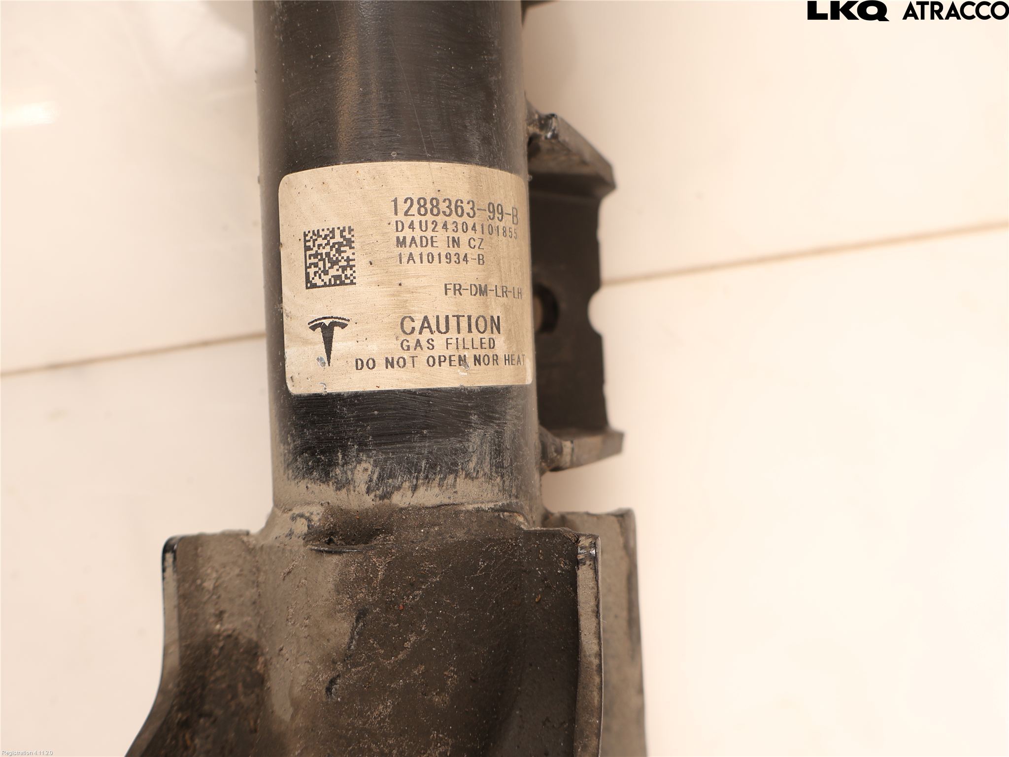 Tesla MODEL Y 21- Fjäderben Fram Höger