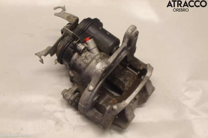 BMW 5 G30/G31/F90 17-23 Bromsok Bak Vänster