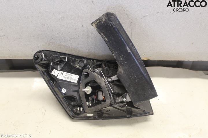 Peugeot 3008 17-24 Bakljus Höger