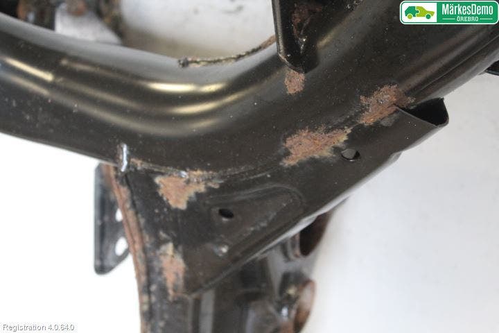 Volkswagen VW TOUAREG 7P 11-18 Bakaxelbalk