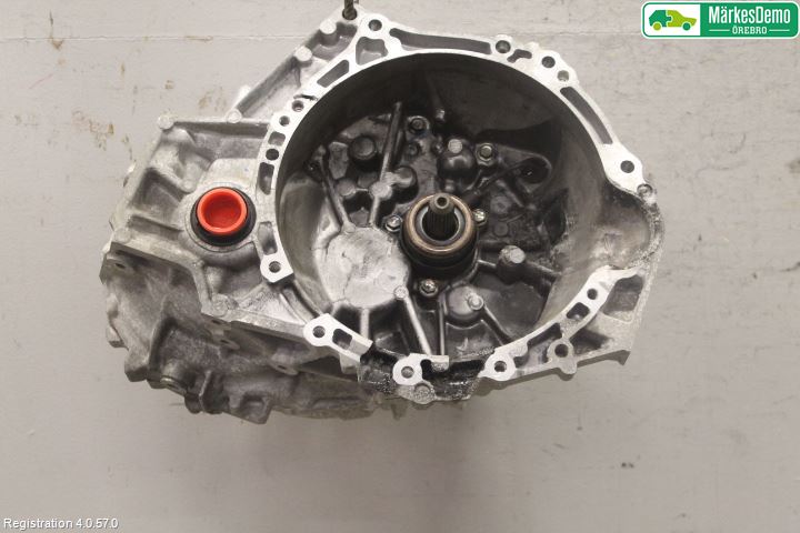 Toyota AVENSIS 09-15 Växellåda Man 6 Vxl