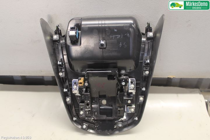 Nissan NAVARA, TREK-1 17-21 Instrumentkonsoll Golv