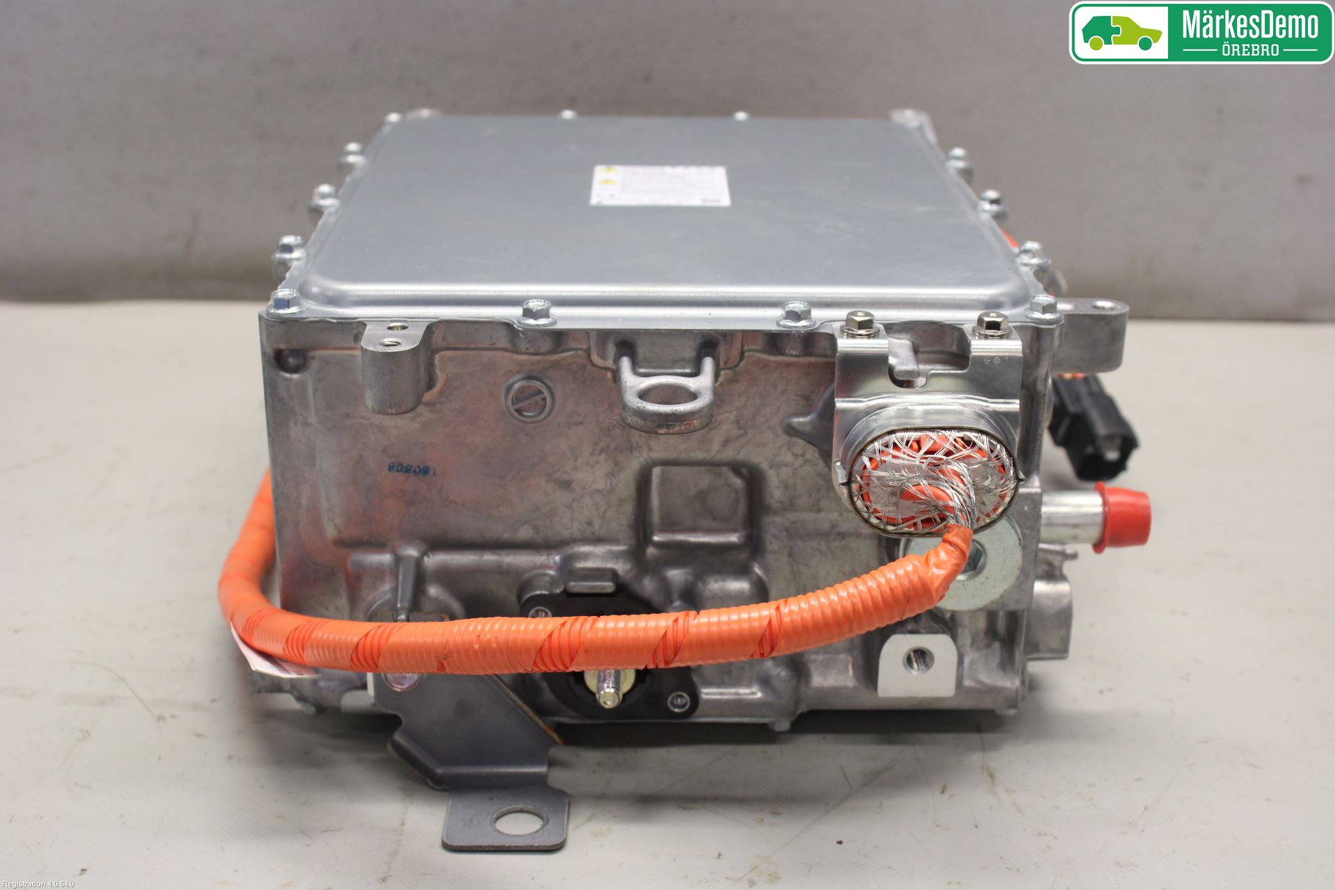 Mitsubishi OUTLANDER 13-21 Batteriladdare Högspänning