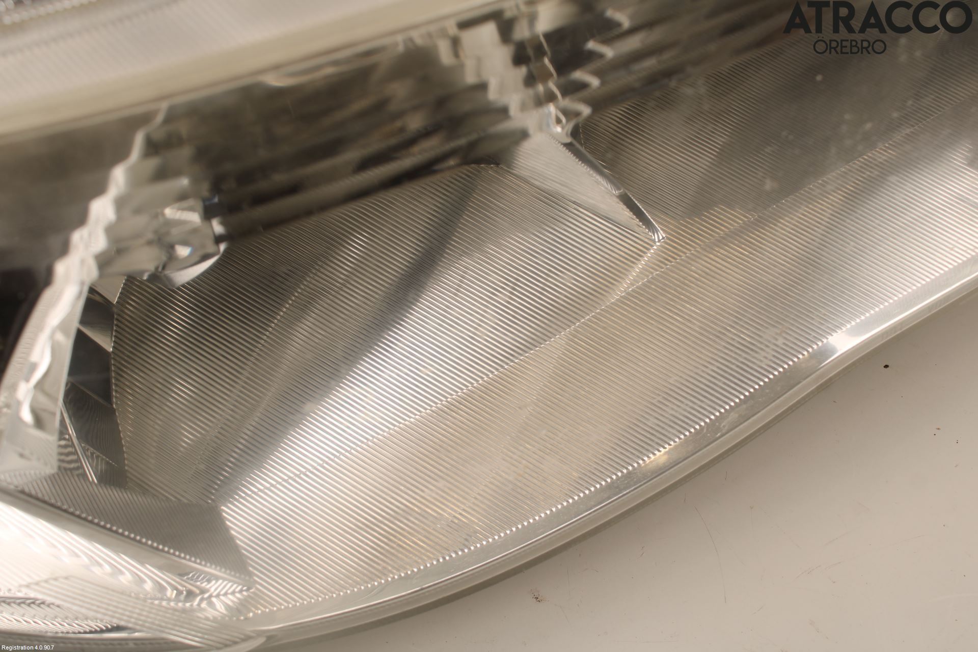 Subaru FORESTER SH  08-13 Strålkastare Höger