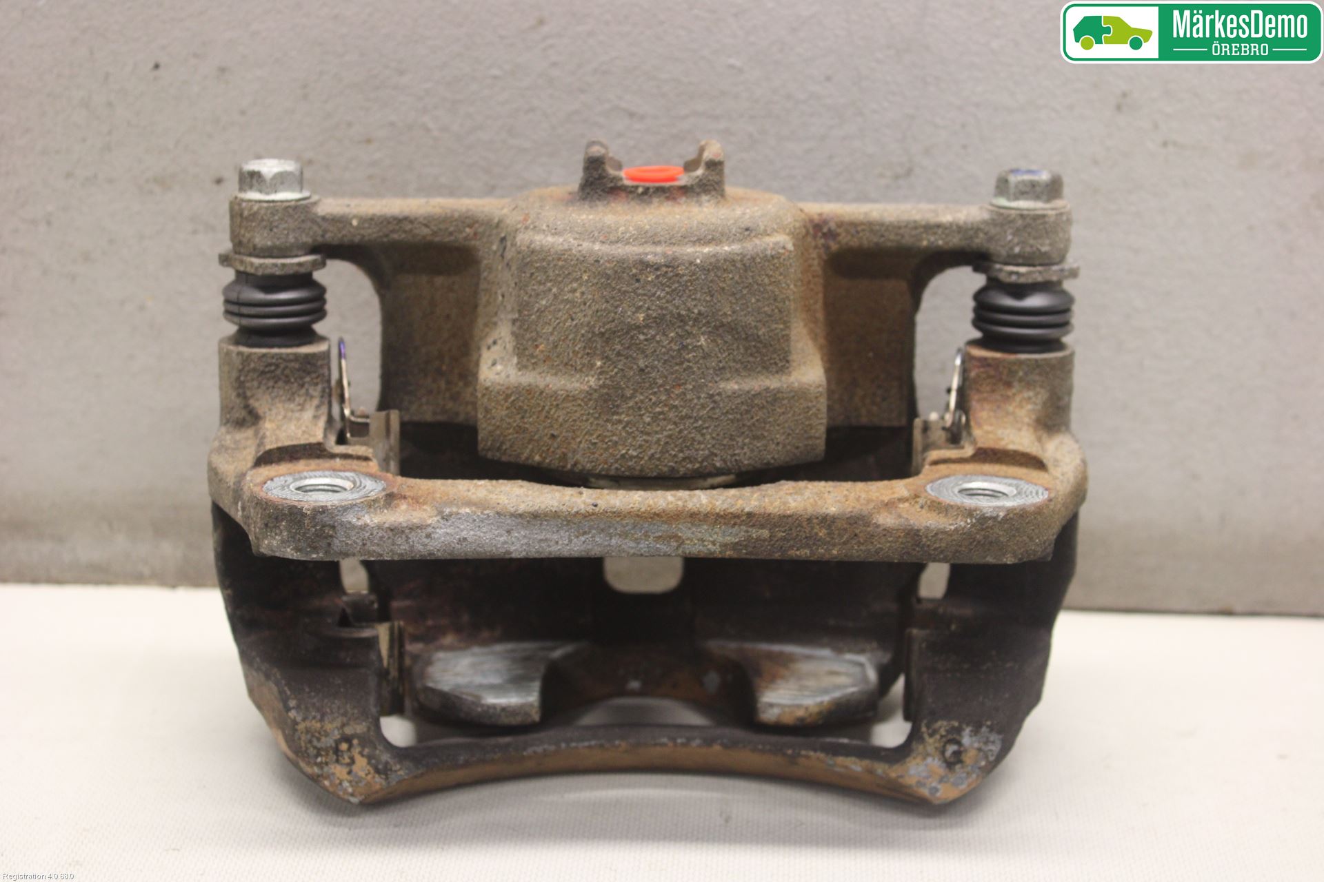 Suzuki VITARA 15- Bromsok Fram Vänster