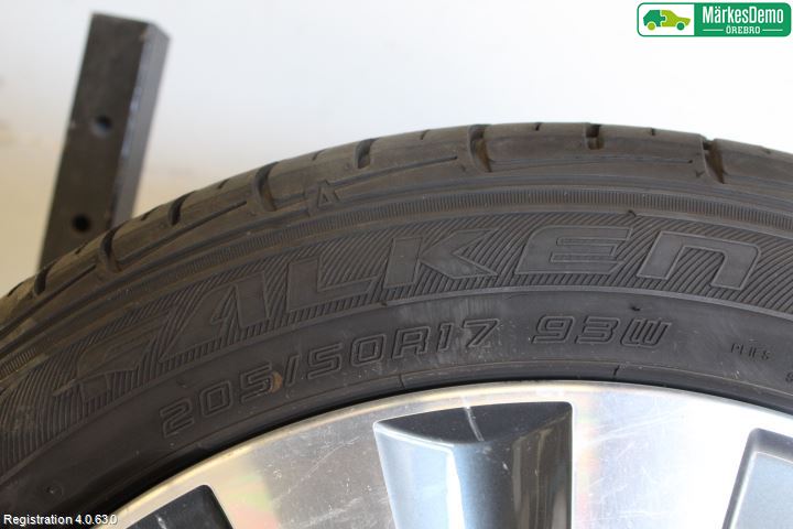 Nissan PULSAR Sommardäck Med Fälg