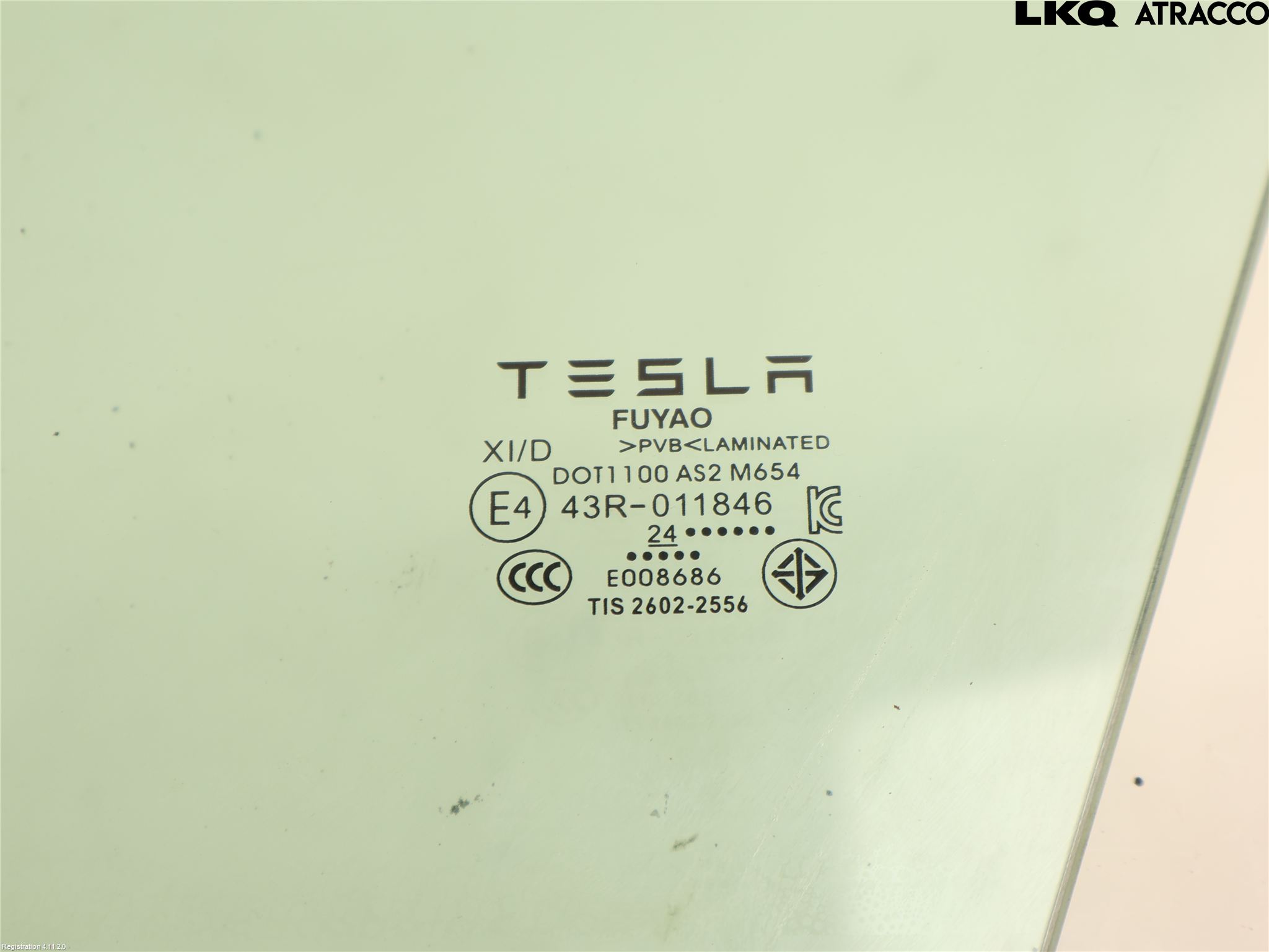 Tesla MODEL Y 21- Dörruta Fram Vänster